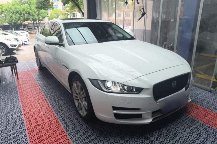 Used Jaguar XEL 2018 2.0T 200 PS Premium Edition Front Right 45 Deg