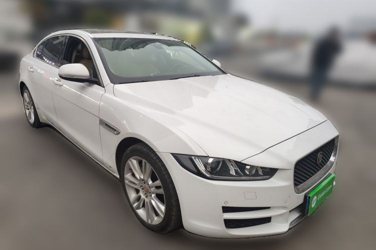Used Jaguar XEL 2018 2.0T 200 PS Premium Edition Front Right 45 Deg