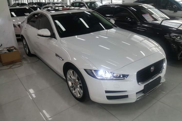 Used Jaguar XEL 2018 2.0T 200 PS Premium Edition Front Right 45 Deg