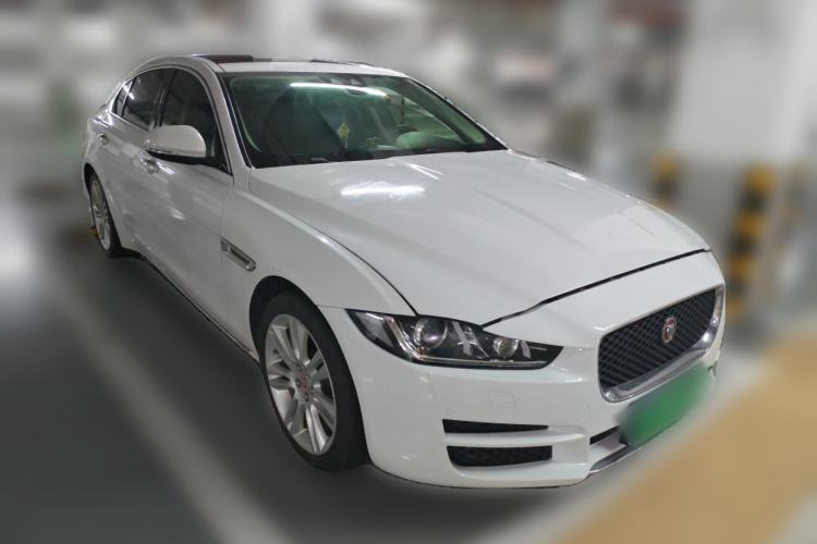 Used Jaguar XEL 2018 2.0T 200 PS Premium Edition Front Right 45 Deg