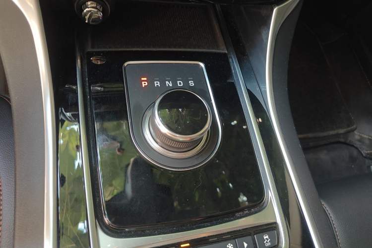 Used Jaguar XEL 2018 2.0T 200 PS Premium Edition Gear Lever