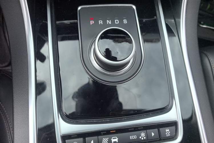 Used Jaguar XEL 2018 2.0T 200 PS Premium Edition Gear Lever