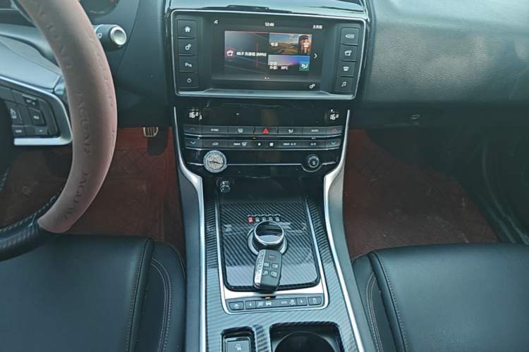 Used Jaguar XEL 2018 2.0T 200 PS Luxury Edition Gear Lever