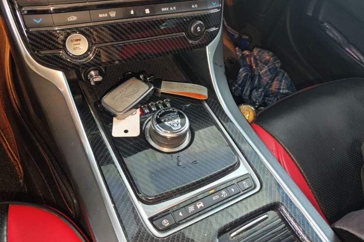 Used Jaguar XEL 2018 2.0T 200 PS Premium Edition Gear Lever