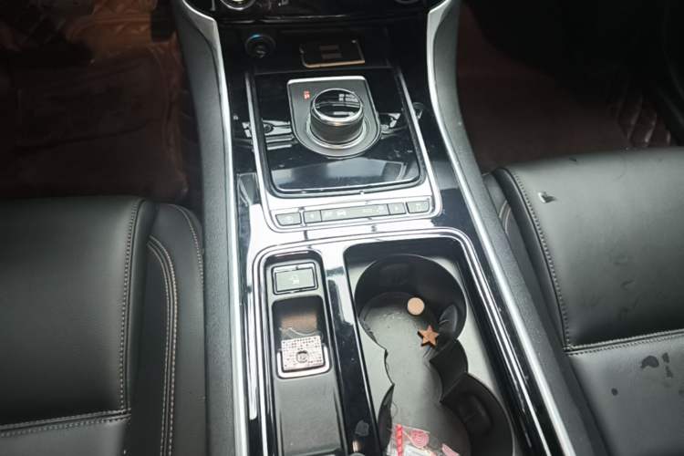 Used Jaguar XEL 2018 2.0T 200 PS Premium Edition Gear Lever