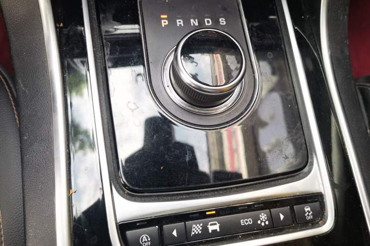 Used Jaguar XEL 2018 2.0T 200 PS Luxury Edition Gear Lever