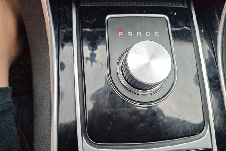 Used Jaguar XEL 2018 2.0T 200 PS Luxury Edition Gear Lever