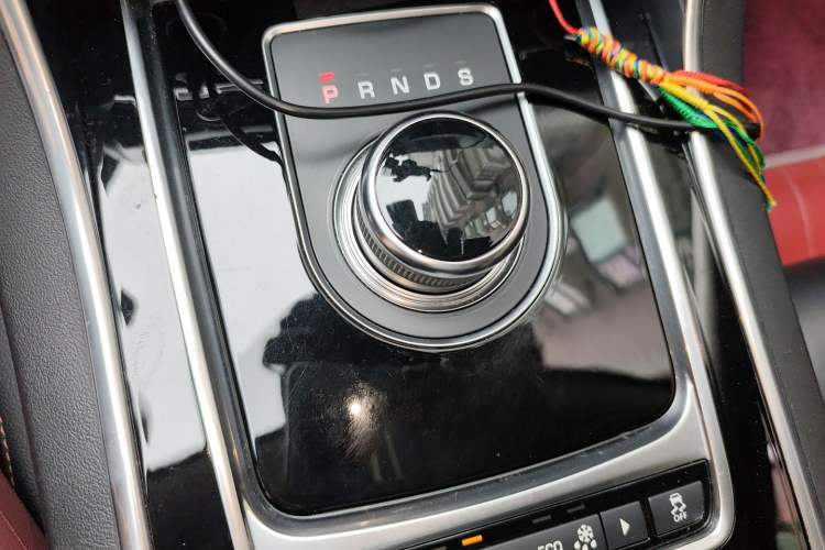 Used Jaguar XEL 2018 2.0T 200 PS Premium Edition Gear Lever