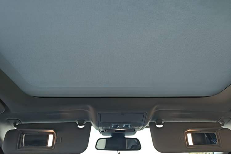 Used Jaguar XEL 2018 2.0T 200 PS Luxury Edition Headliner