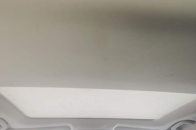 Used Jaguar XEL 2018 2.0T 200 PS Premium Edition Headliner