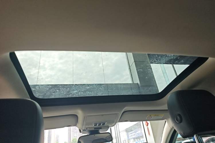 Used Jaguar XEL 2018 2.0T 200 PS Premium Edition Headliner