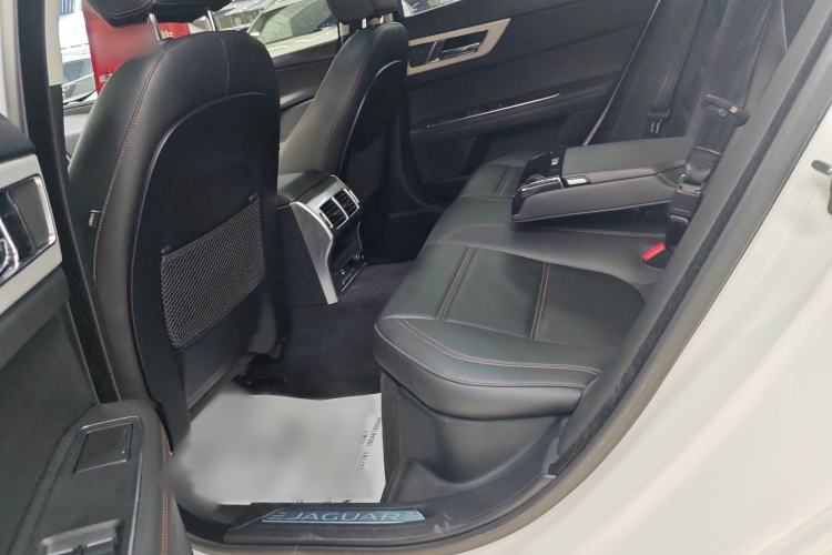 Used Jaguar XEL 2018 2.0T 200 PS Premium Edition Interior 1