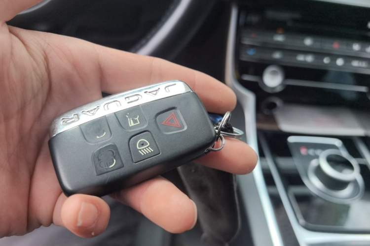 Used Jaguar XEL 2018 2.0T 200 PS Premium Edition Interior 1