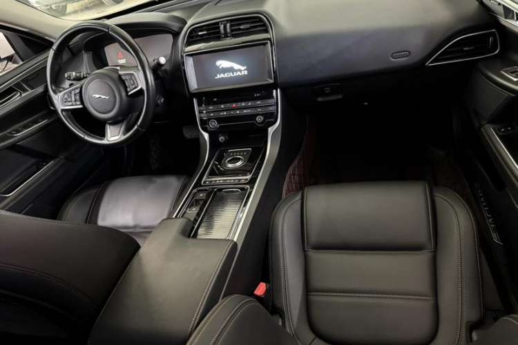 Used Jaguar XEL 2018 2.0T 200 PS Premium Edition Interior 1