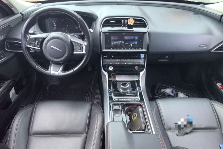 Used Jaguar XEL 2018 2.0T 200 PS Premium Edition Interior 2