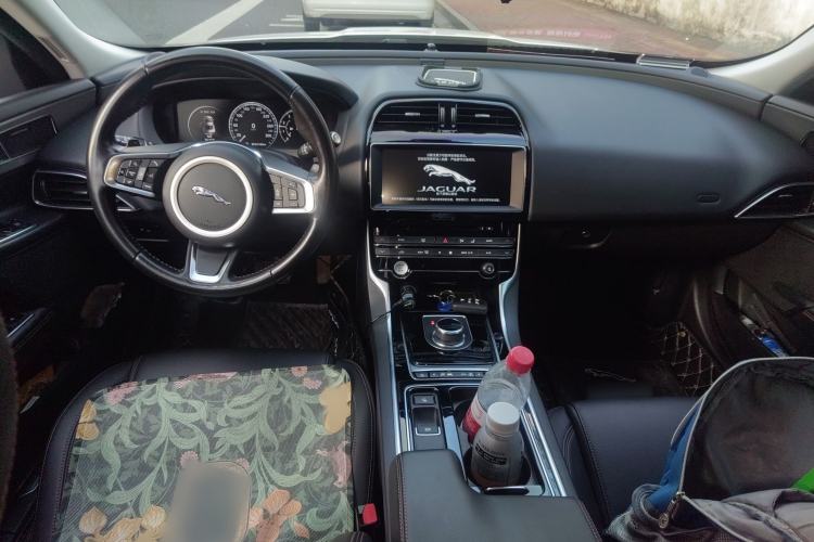 Used Jaguar XEL 2018 2.0T 200 PS Premium Edition Interior 2