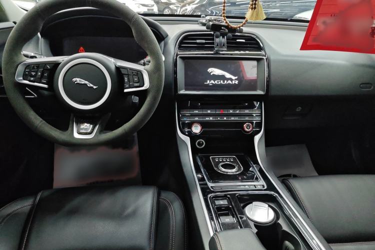 Used Jaguar XEL 2018 2.0T 200 PS Premium Edition Interior 3