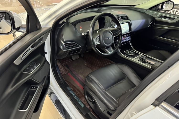 Used Jaguar XEL 2018 2.0T 200 PS Premium Edition Interior 3
