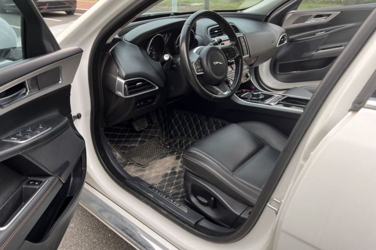 Used Jaguar XEL 2018 2.0T 200 PS Luxury Edition Interior 5