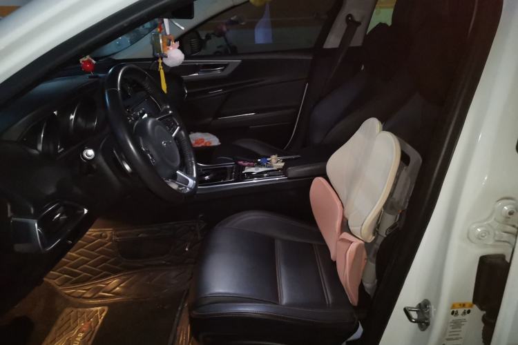 Used Jaguar XEL 2018 2.0T 200 PS Luxury Edition Left Front Seat