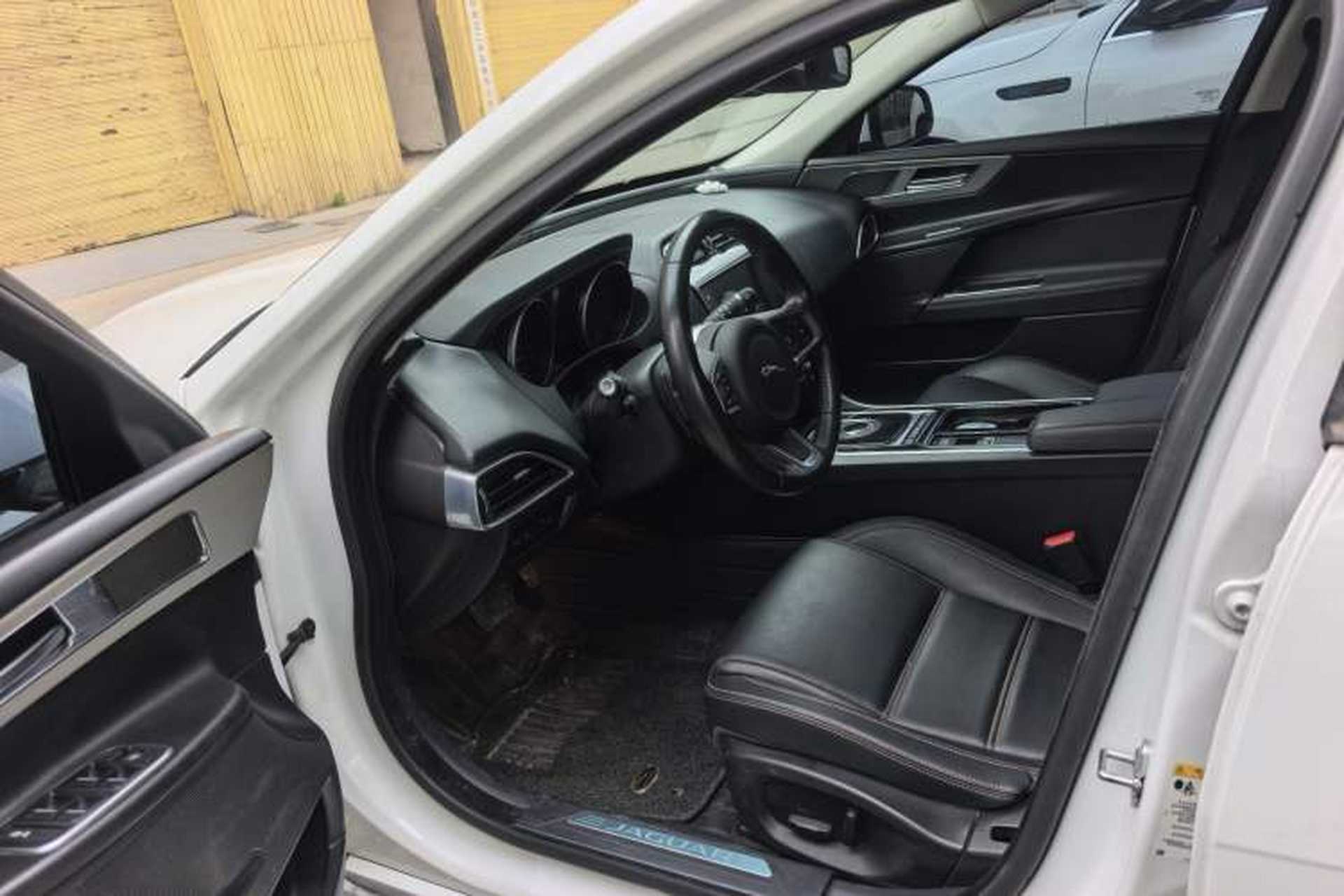 Used Jaguar XEL 2018 2.0T 200 PS Luxury Edition Left Front Seat