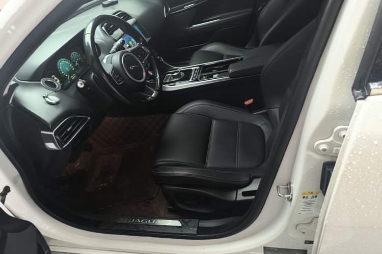 Used Jaguar XEL 2018 2.0T 200 PS Premium Edition Left Front Seat