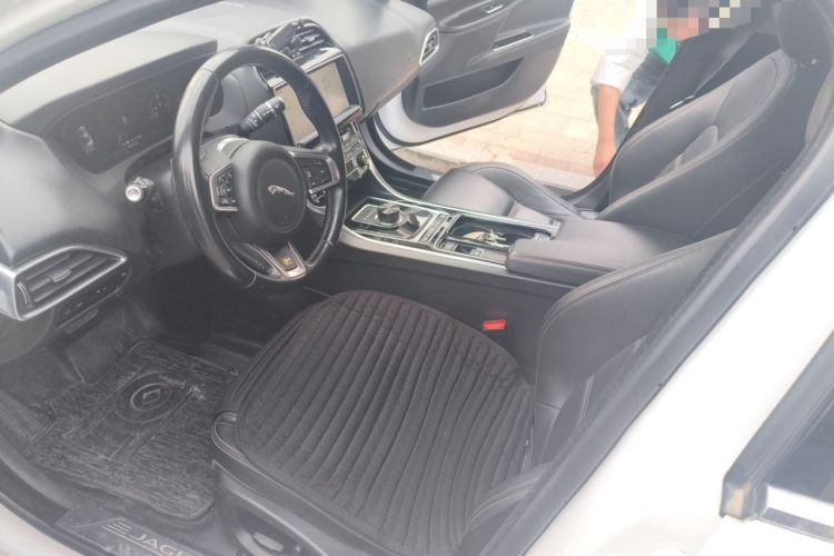 Used Jaguar XEL 2018 2.0T 200 PS Premium Edition Left Front Seat
