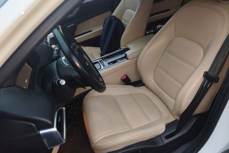 Used Jaguar XEL 2018 2.0T 200 PS Premium Edition Left Front Seat