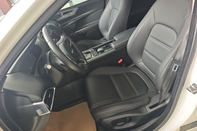 Used Jaguar XEL 2018 2.0T 200 PS Premium Edition Left Front Seat