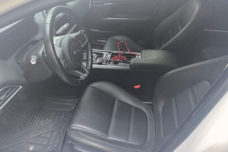 Used Jaguar XEL 2018 2.0T 250 PS Premium Edition Left Front Seat