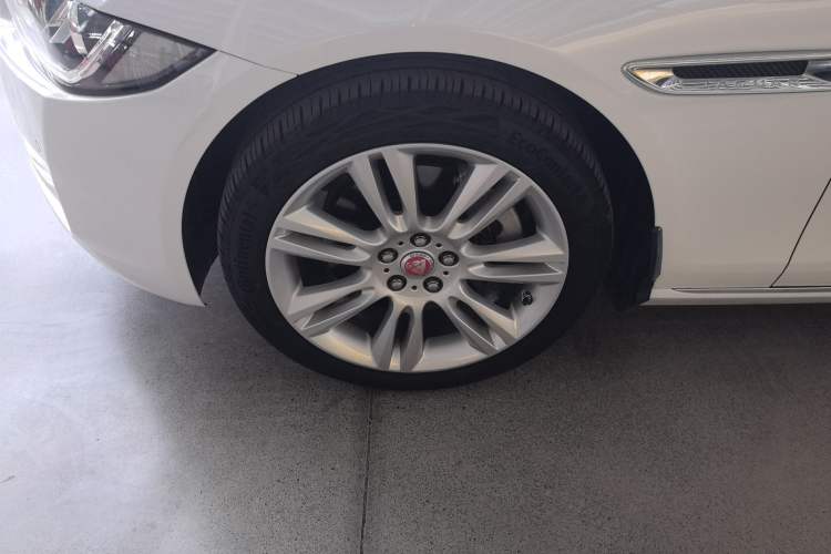 Used Jaguar XEL 2018 2.0T 250 PS Premium Edition Left Front Wheel Hub