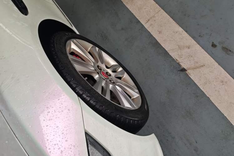 Used Jaguar XEL 2018 2.0T 200 PS Premium Edition Left Front Wheel Hub
