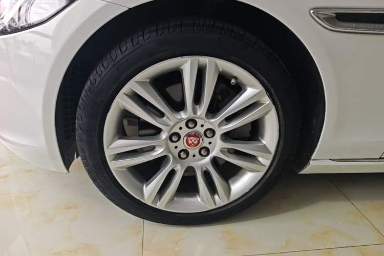 Used Jaguar XEL 2018 2.0T 200 PS Premium Edition Left Front Wheel Hub