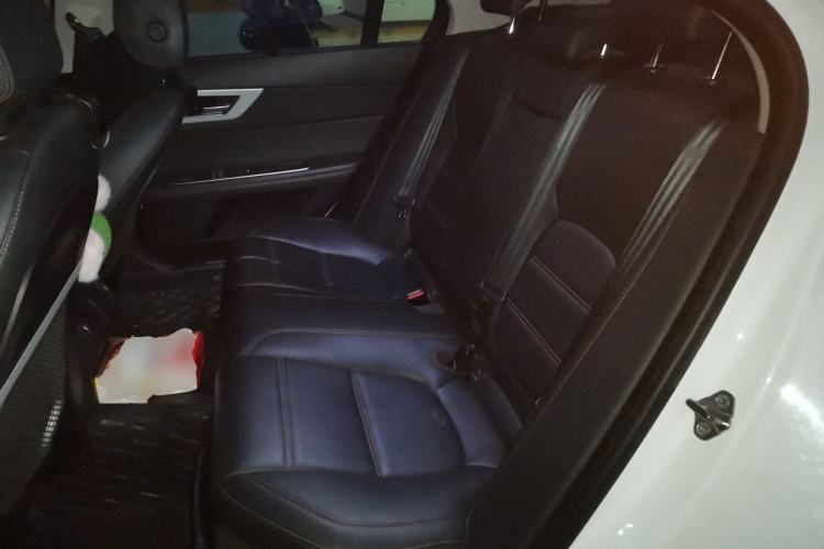 Used Jaguar XEL 2018 2.0T 200 PS Luxury Edition Left Rear Seat