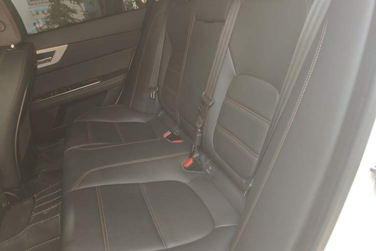 Used Jaguar XEL 2018 2.0T 200 PS Premium Edition Left Rear Seat