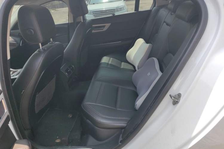 Used Jaguar XEL 2018 2.0T 250 PS Premium Edition Left Rear Seat