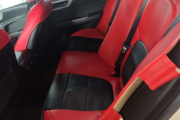 Used Jaguar XEL 2018 2.0T 200 PS Premium Edition Left Rear Seat