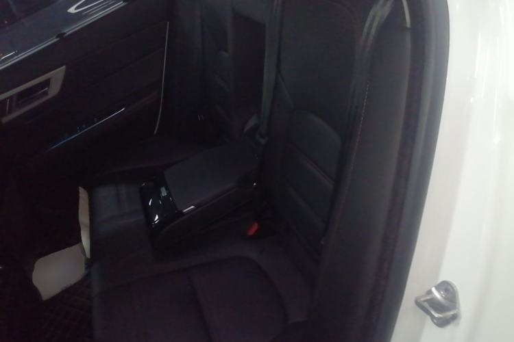 Used Jaguar XEL 2018 2.0T 200 PS Premium Edition Left Rear Seat