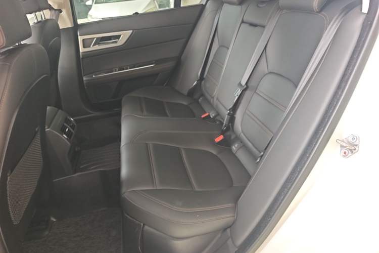Used Jaguar XEL 2018 2.0T 200 PS Premium Edition Left Rear Seat