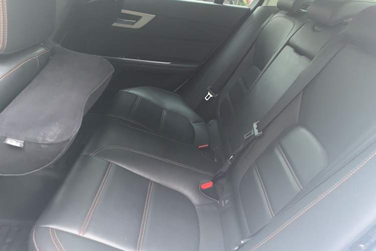 Used Jaguar XEL 2018 2.0T 250 PS Premium Edition Left Rear Seat