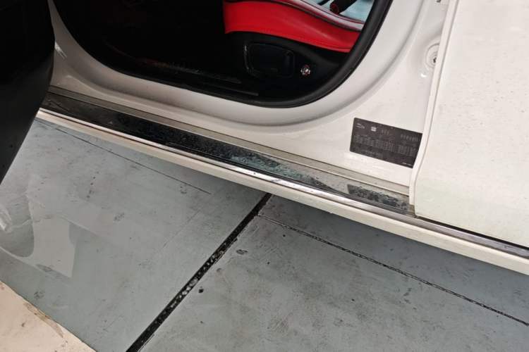 Used Jaguar XEL 2018 2.0T 200 PS Premium Edition Left Side Sill