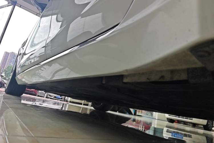 Used Jaguar XEL 2018 2.0T 200 PS Premium Edition Left Side Sill