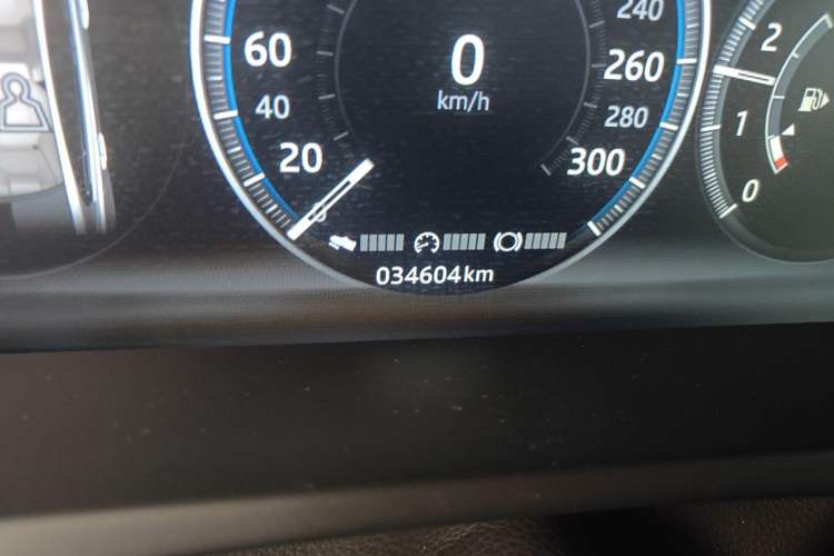 Used Jaguar XEL 2018 2.0T 200 PS Premium Edition Odometer Close Up