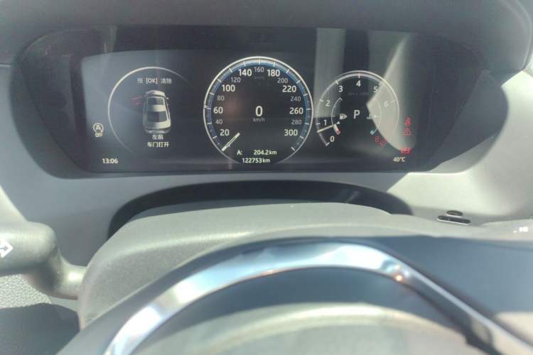 Used Jaguar XEL 2018 2.0T 250 PS Premium Edition Odometer Close Up