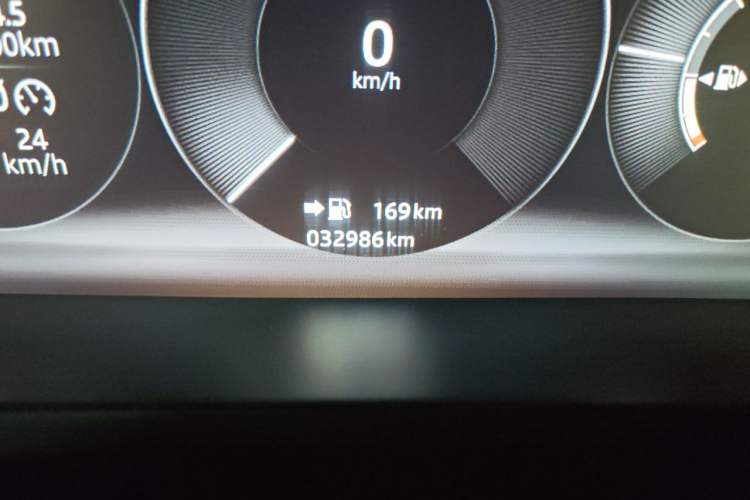 Used Jaguar XEL 2018 2.0T 200 PS Premium Edition Odometer Close Up