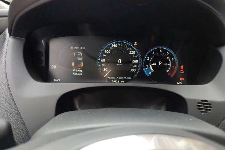 Used Jaguar XEL 2018 2.0T 200 PS Premium Edition Odometer Close Up