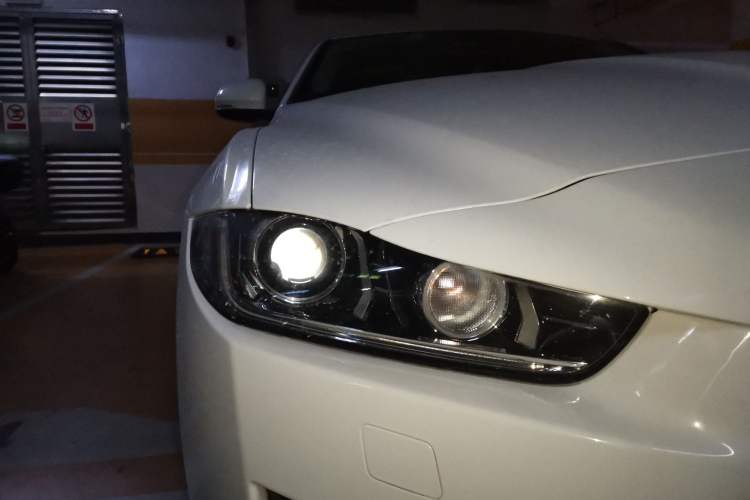 Used Jaguar XEL 2018 2.0T 200 PS Luxury Edition Right Front Headlight