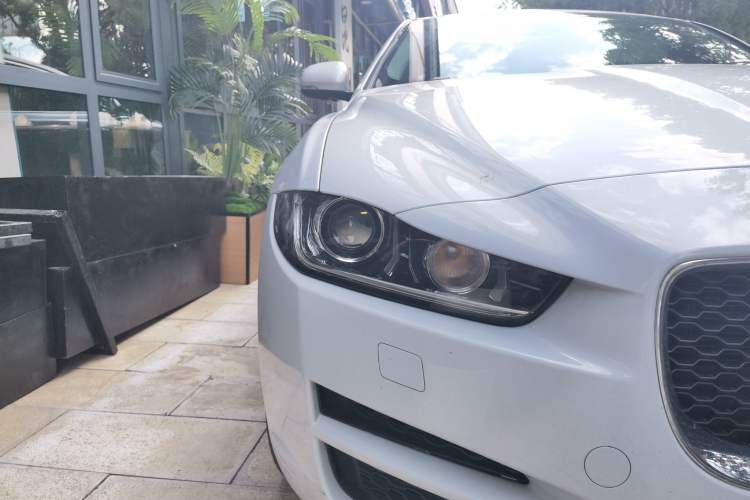 Used Jaguar XEL 2018 2.0T 200 PS Luxury Edition Right Front Headlight
