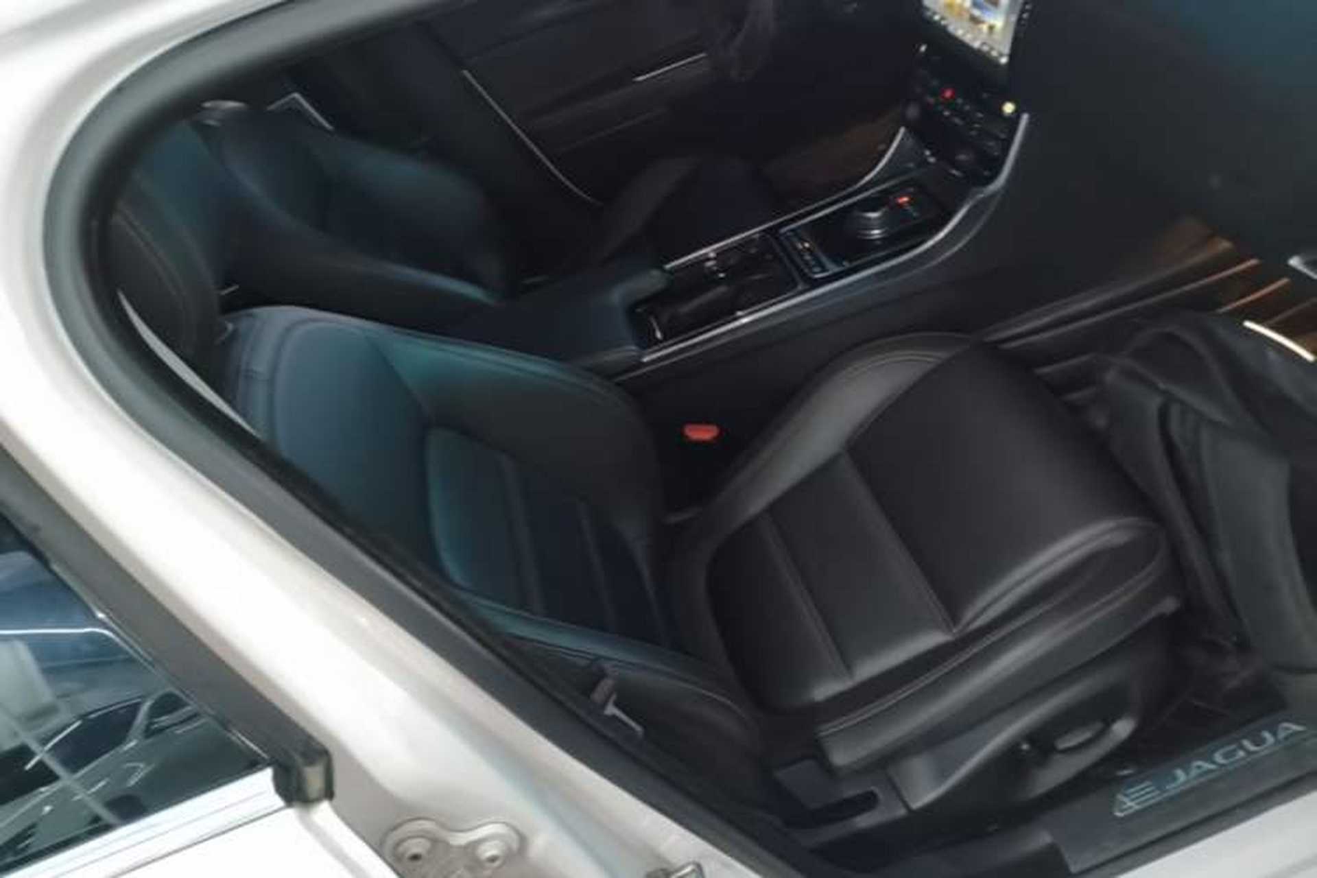 Used Jaguar XEL 2018 2.0T 200 PS Premium Edition Right Front Seat