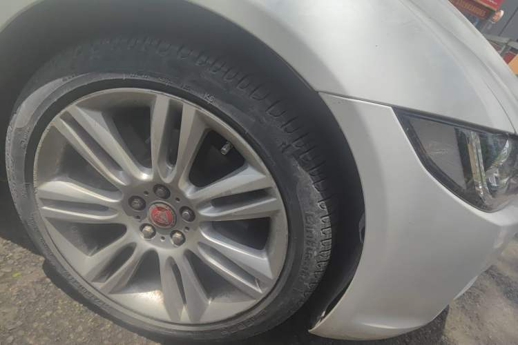 Used Jaguar XEL 2018 2.0T 200 PS Premium Edition Right Front Wheel Hub